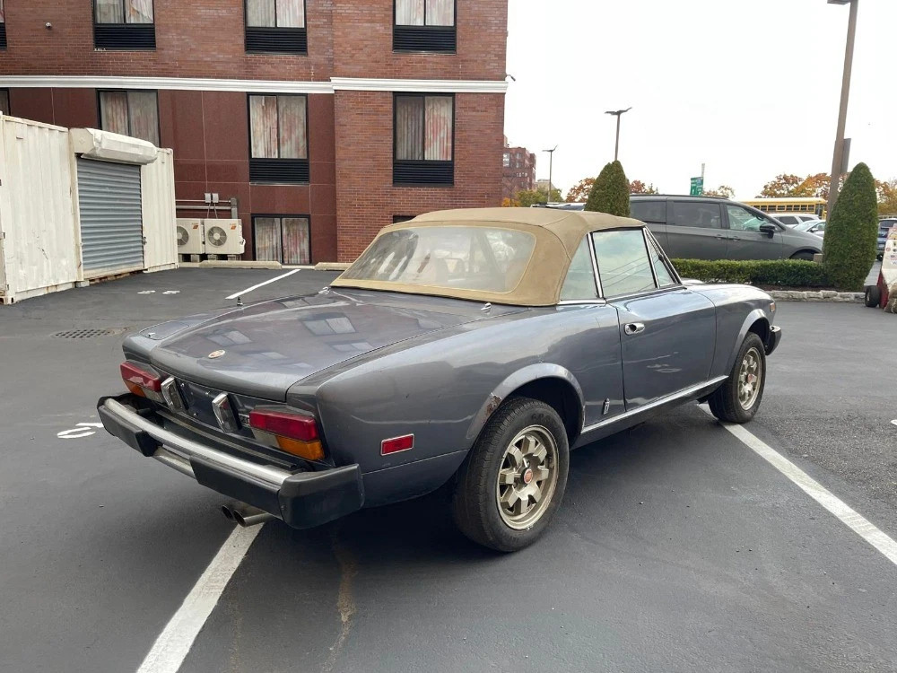 1982 Fiat 124 Spider