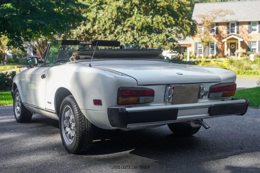 1983 Fiat 124 Spider Pininfarina Azzurra