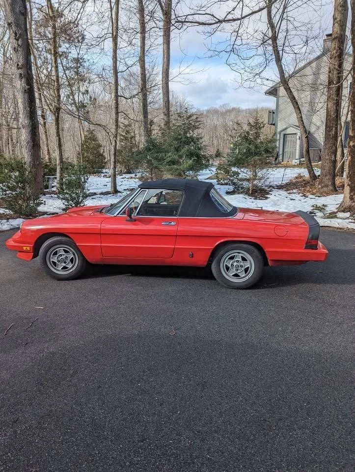 1985 Alfa Romeo Spider New Clutch, Tune-Up, Exhaust, Battery, Well Kept